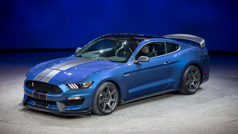 Illustration for article titled The Best Photos And Cars From The 2015 Detroit Auto Show